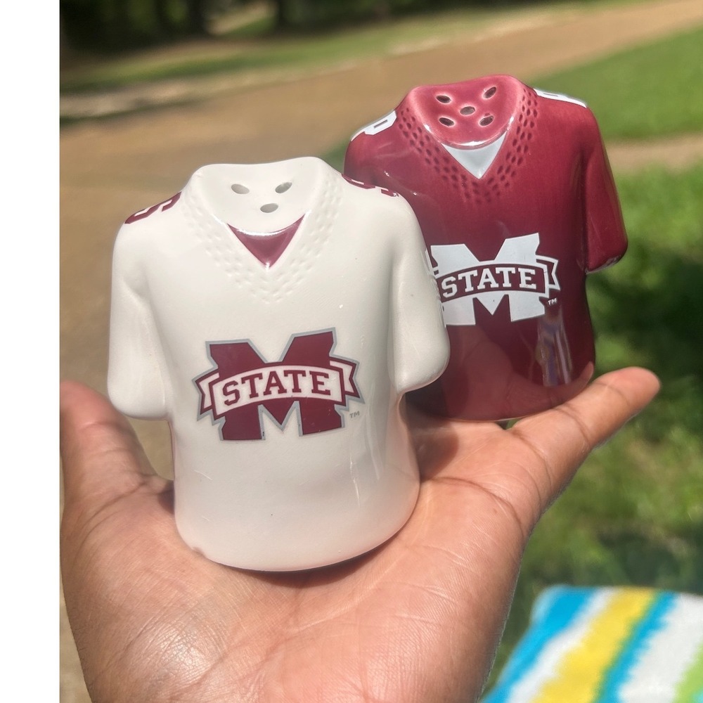 The Memory Company Mississippi State‎ Bulldogs Jersey Salt & Pepper Shakers SEC